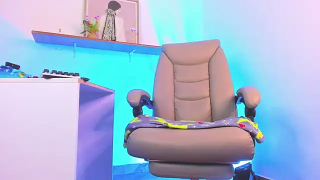 Chanelll Taylorr  online show from 01/11/26, 12:43