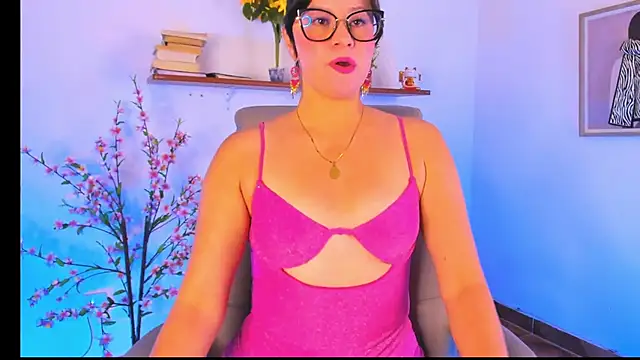 Chanelll Taylorr  online show from 05/09/26, 12:54