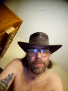 Snapshot of Geaux_Again chatting on 12/14/24, 02:34 Geaux Again online show from 12/14/24, 02:34