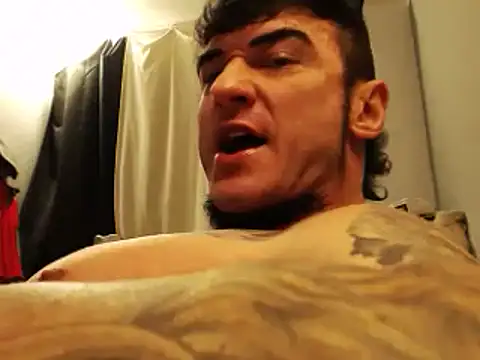 Snapshot of ballardbret chatting on 01/01/25, 04:29 ballardbret online show from 01/01/25, 04:29