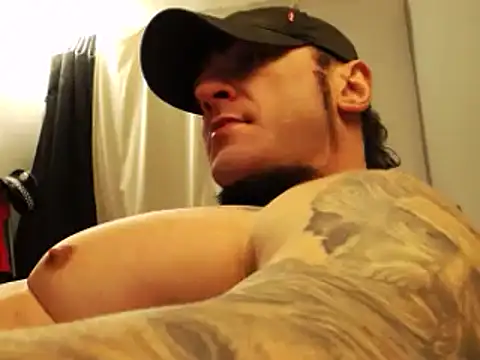 Snapshot of ballardbret chatting on 01/15/25, 04:36 ballardbret online show from 01/15/25, 04:36