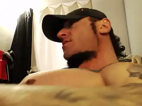 Snapshot of ballardbret chatting on 02/16/25, 07:04 ballardbret online show from 02/16/25, 07:04