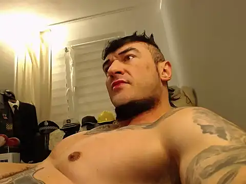 Snapshot of ballardbret chatting on 11/06/25, 01:06 ballardbret online show from 11/06/25, 01:06