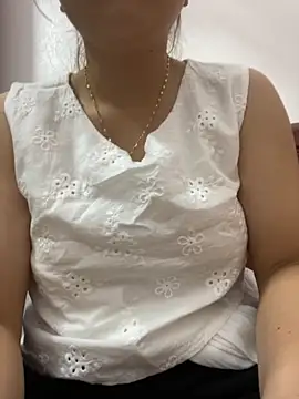 Milk Mom99 online show from 10/30/25, 03:08