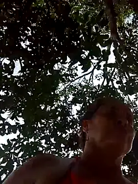 Snapshot of natally_ross21 chatting on 11/10/25, 01:21 natally ross21 online show from 11/10/25, 01:21