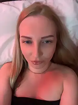 Snapshot of Aleksandrakis chatting on 04/19/26, 11:42 Aleksandrakis online show from 04/19/26, 11:42