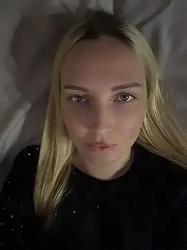 Snapshot of Aleksandrakis chatting on 07/19/26, 03:27 Aleksandrakis online show from 07/19/26, 03:27