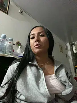 Snapshot of luna_asss chatting on 05/25/26, 11:22 luna asss online show from 05/25/26, 11:22