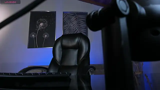 SamanthaKlein  online show from 01/29/25, 04:15