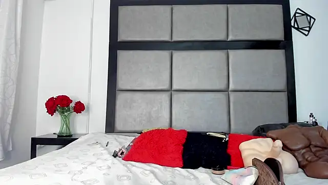 AmbarthSmiith2 online show from 12/18/25, 02:01