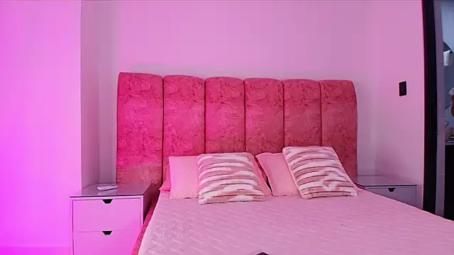 kendal rossi online show from 11/18/25, 12:09