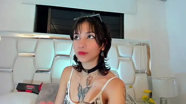 Naomi-Haruno online show from 02/06/25, 08:18