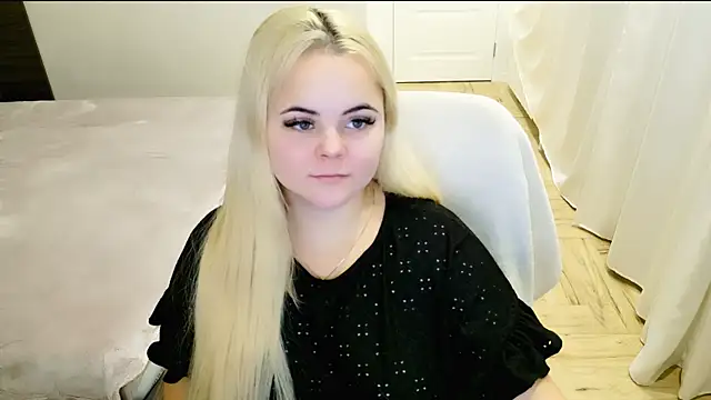 Snapshot of lovely-eyes chatting on 01/03/25, 08:54 lovely-eyes online show from 01/03/25, 08:54