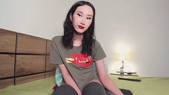 Snapshot of asian_kiya chatting on 12/13/24, 04:16 asian kiya online show from 12/13/24, 04:16