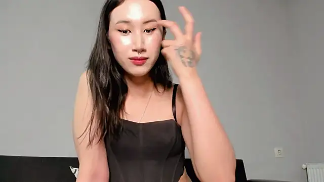 Snapshot of asian_kiya chatting on 11/19/25, 12:10 asian kiya online show from 11/19/25, 12:10