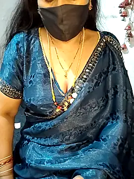 Snapshot of Rani_Darling_99 chatting on 09/18/25, 01:24 Rani Darling 99 online show from 09/18/25, 01:24