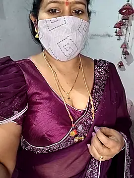 Snapshot of Rani_Darling_99 chatting on 11/18/25, 05:06 Rani Darling 99 online show from 11/18/25, 05:06