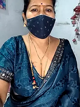 Snapshot of Rani_Darling_99 chatting on 11/25/25, 03:23 Rani Darling 99 online show from 11/25/25, 03:23