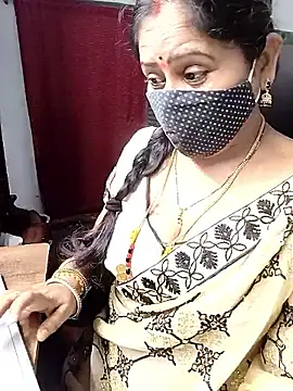 Snapshot of Rani_Darling_99 chatting on 06/21/26, 11:24 Rani Darling 99 online show from 06/21/26, 11:24