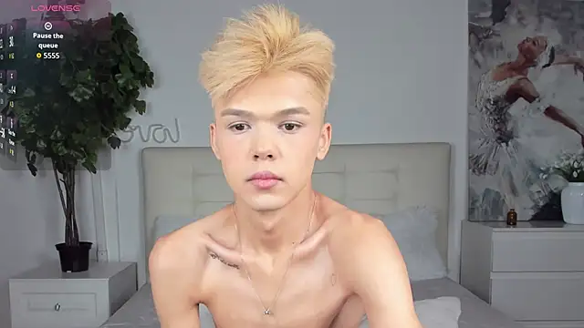 Felix Rey online show from 11/11/25, 04:18