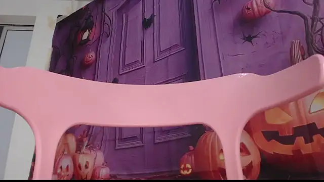 Snapshot of Kitty_Mifl chatting on 11/01/25, 03:25 Kitty Mifl online show from 11/01/25, 03:25