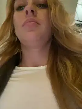 Snapshot of Sweet___Emily chatting on 12/11/24, 09:12 Sweet Emily online show from 12/11/24, 09:12