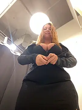 Snapshot of Sweet___Emily chatting on 12/23/24, 05:54 Sweet Emily online show from 12/23/24, 05:54