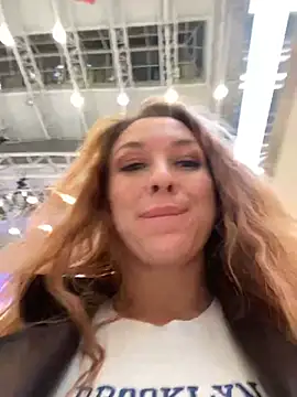 Snapshot of Sweet___Emily chatting on 01/05/25, 05:09 Sweet Emily online show from 01/05/25, 05:09