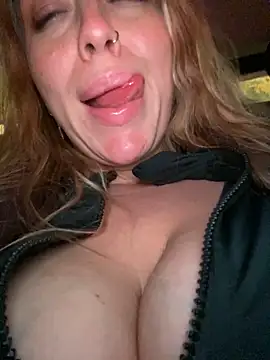 Snapshot of Sweet___Emily chatting on 01/05/25, 08:10 Sweet Emily online show from 01/05/25, 08:10