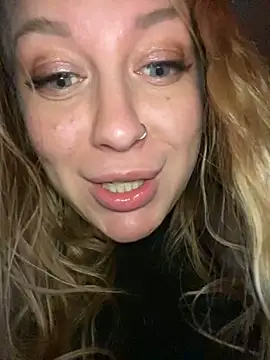 Snapshot of Sweet___Emily chatting on 01/14/25, 07:21 Sweet Emily online show from 01/14/25, 07:21