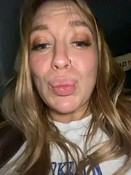 Snapshot of Sweet___Emily chatting on 01/17/25, 05:30 Sweet Emily online show from 01/17/25, 05:30