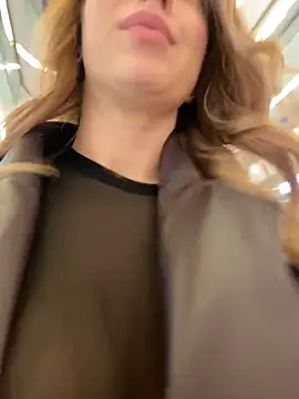 Snapshot of Sweet___Emily chatting on 01/18/25, 02:12 Sweet Emily online show from 01/18/25, 02:12