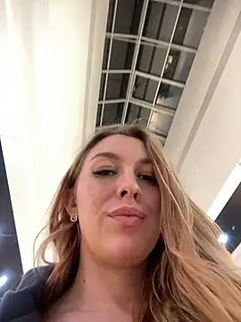 Snapshot of Sweet___Emily chatting on 01/31/25, 05:42 Sweet Emily online show from 01/31/25, 05:42