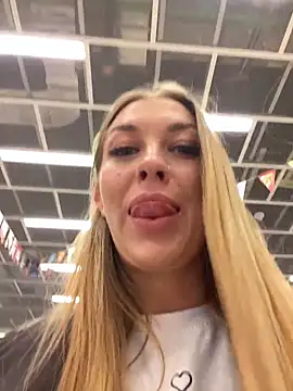 Snapshot of Sweet___Emily chatting on 11/21/25, 12:37 Sweet Emily online show from 11/21/25, 12:37