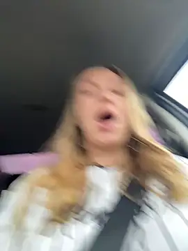 Snapshot of Sweet___Emily chatting on 11/23/25, 12:05 Sweet Emily online show from 11/23/25, 12:05