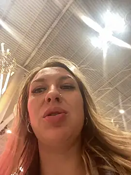 Snapshot of Sweet___Emily chatting on 11/30/25, 01:04 Sweet Emily online show from 11/30/25, 01:04