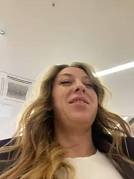 Snapshot of Sweet___Emily chatting on 01/15/26, 03:38 Sweet Emily online show from 01/15/26, 03:38