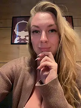 Snapshot of Sweet___Emily chatting on 06/11/26, 04:05 Sweet Emily online show from 06/11/26, 04:05