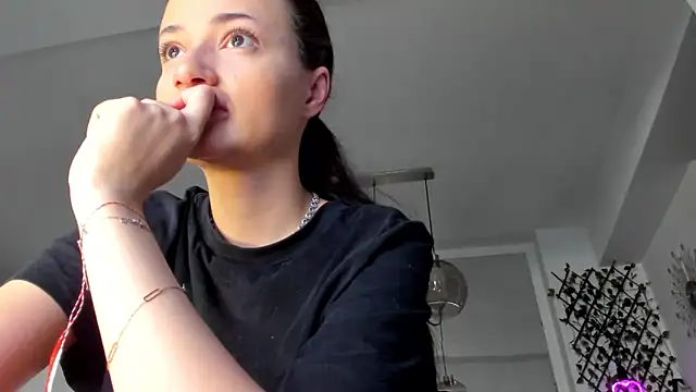 IreneVON online show from 03/10/25, 05:33