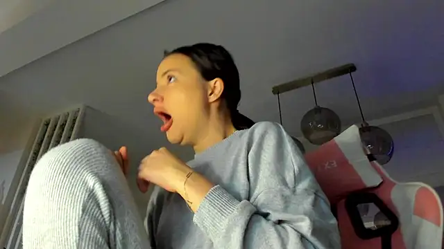 IreneVON online show from 10/16/25, 03:51