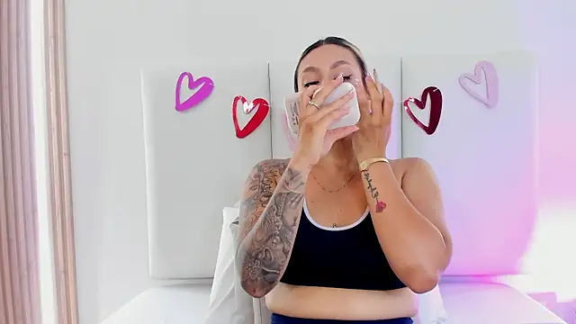 Emily robertss online show from 02/14/26, 07:21