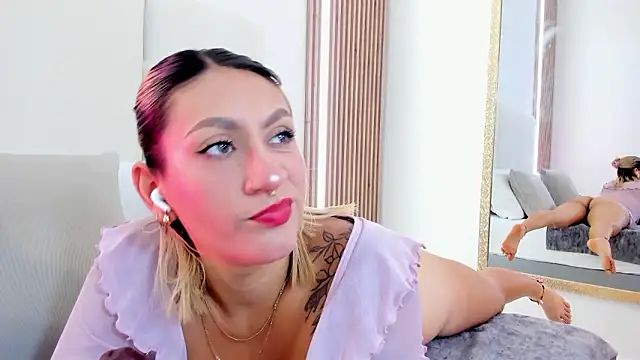 Emily robertss online show from 03/28/26, 07:24