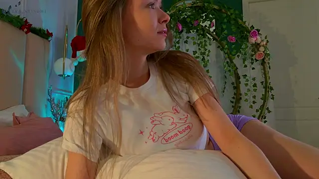 Eva Natsumi online show from 12/16/24, 11:55