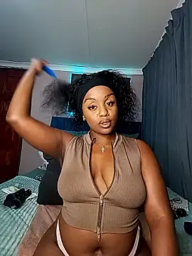 Queen-Chocolate online show from 01/08/26, 11:51