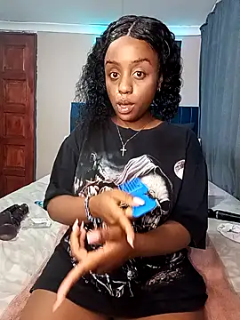 Queen-Chocolate online show from 03/01/26, 05:04