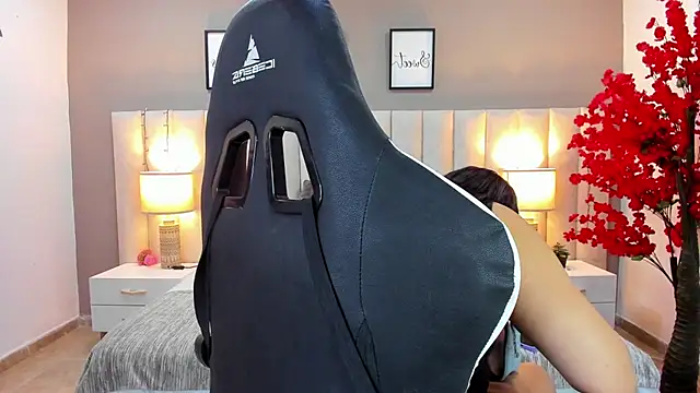 Snapshot of sara_parker069 chatting on 09/19/25, 02:07 sara parker069 online show from 09/19/25, 02:07