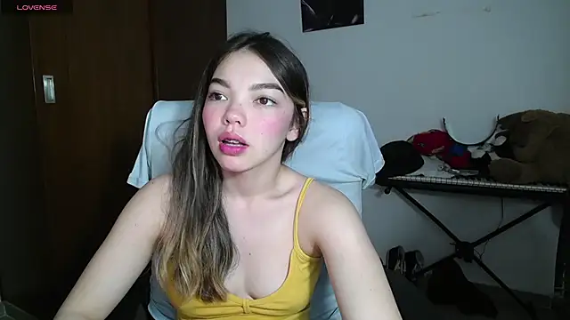 Snapshot of venelope1 chatting on 02/17/25, 01:47 venelope1 online show from 02/17/25, 01:47