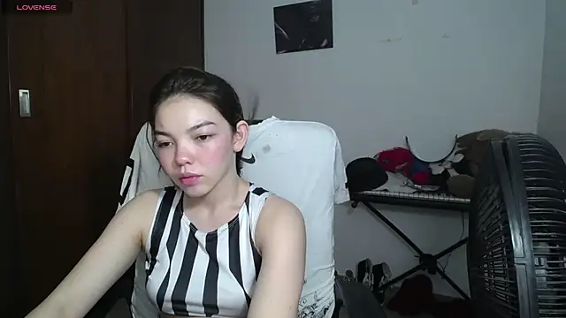 Snapshot of venelope1 chatting on 02/22/25, 05:23 venelope1 online show from 02/22/25, 05:23