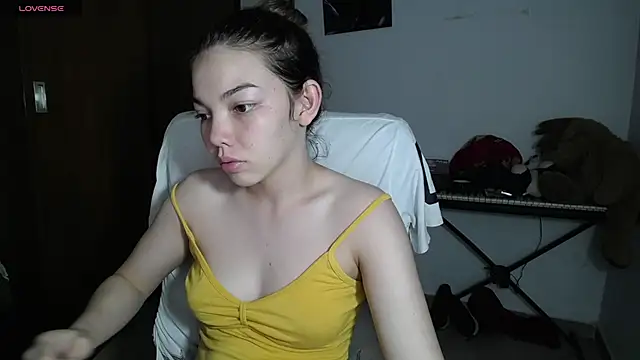 Snapshot of venelope1 chatting on 03/11/25, 02:10 venelope1 online show from 03/11/25, 02:10