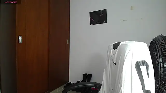 Snapshot of venelope1 chatting on 03/15/25, 01:30 venelope1 online show from 03/15/25, 01:30
